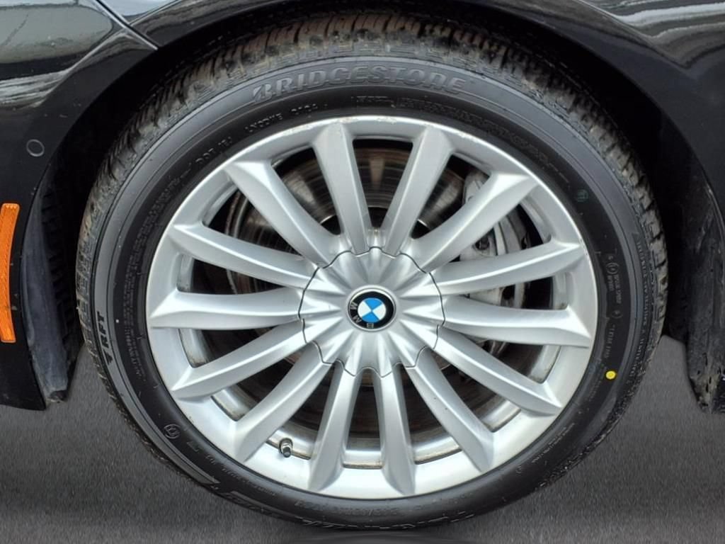 Used 2021 BMW 740i xDrive w/ Premium Package AWD/4WD image 9
