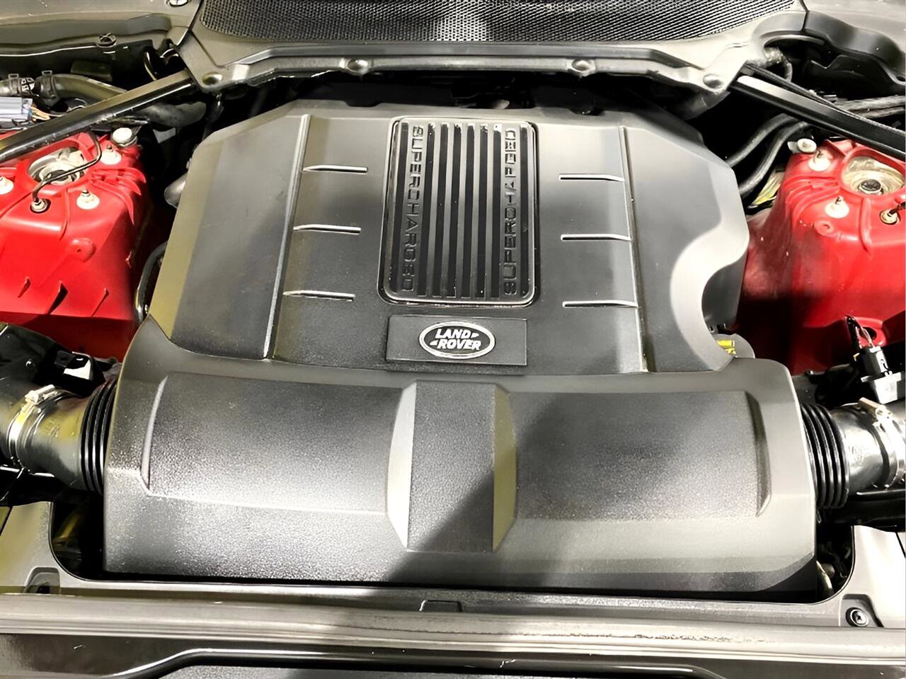 Used 2017 Land Rover Discovery SE image 33