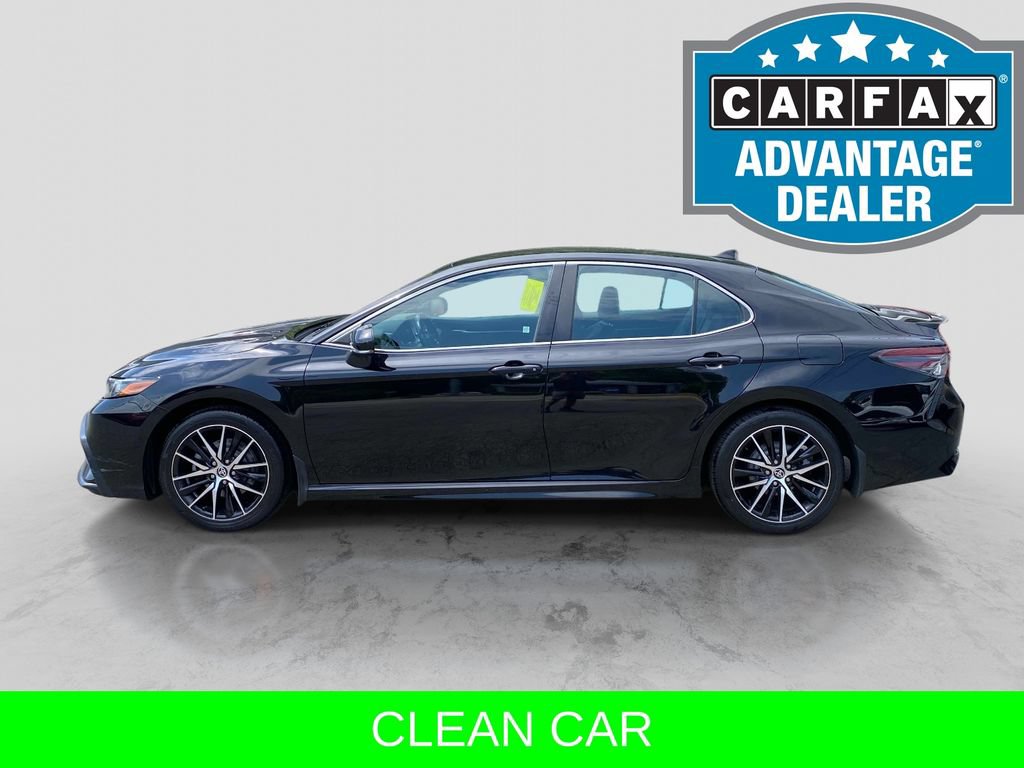 Used 2022 Toyota Camry SE FWD image 2