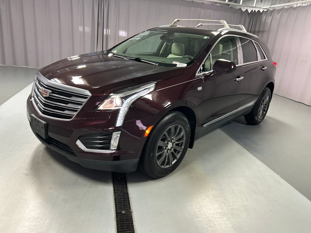 Used 2018 Cadillac XT5 Luxury w/ Driver Awareness Package FWD image 3