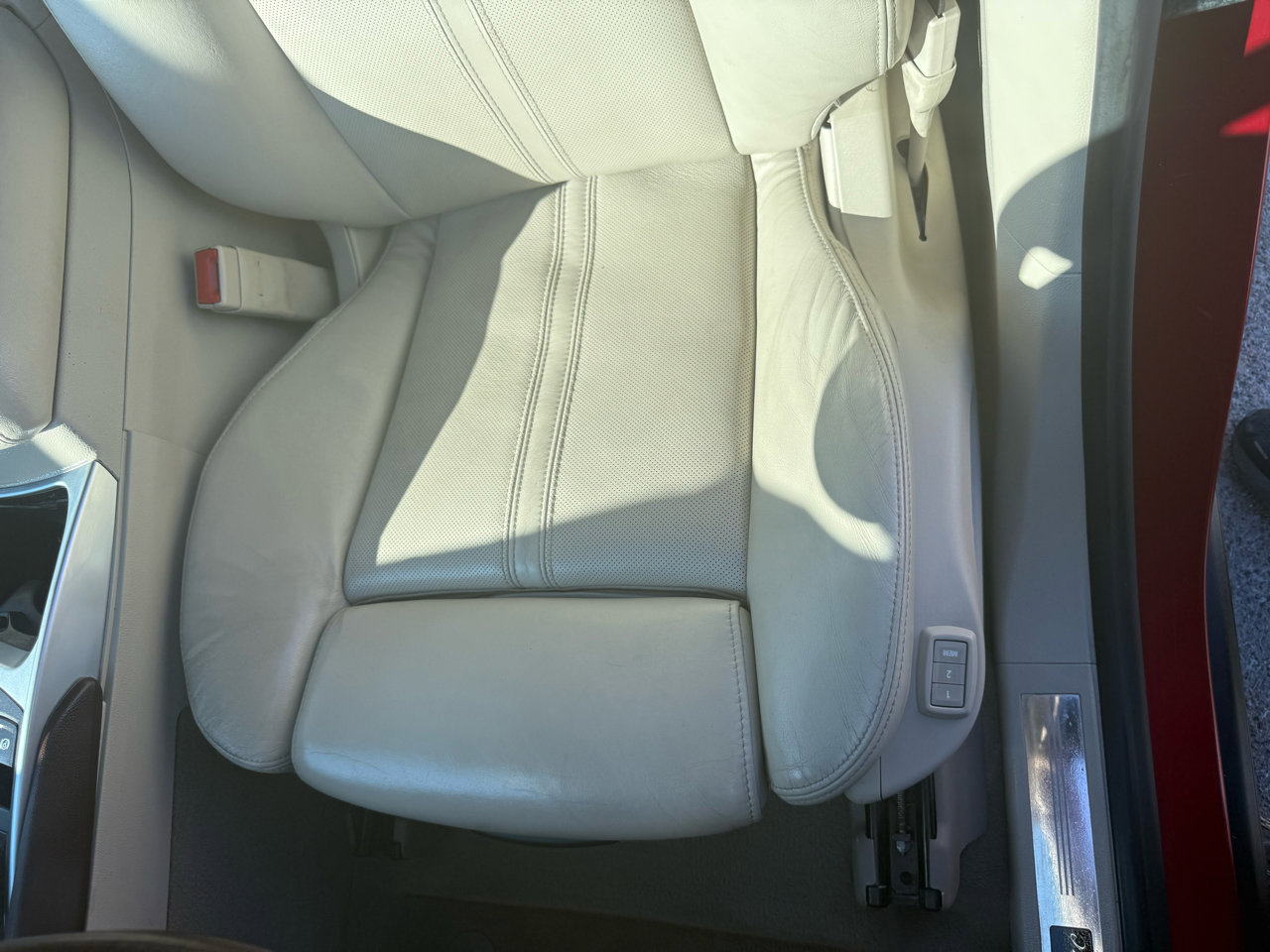 Used 2015 Cadillac SRX Luxury w/ Driver Awareness Package image 57