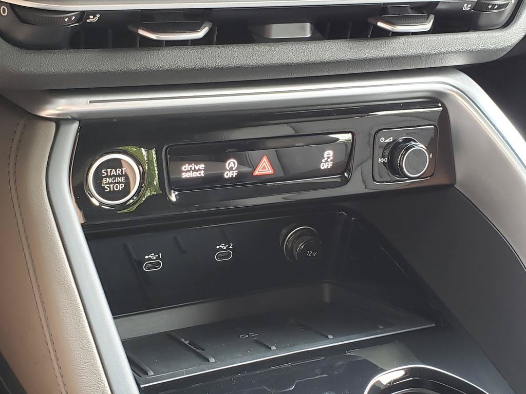 Used 2025 Audi Q5 Premium Plus w/ Premium Plus AWD/4WD image 25