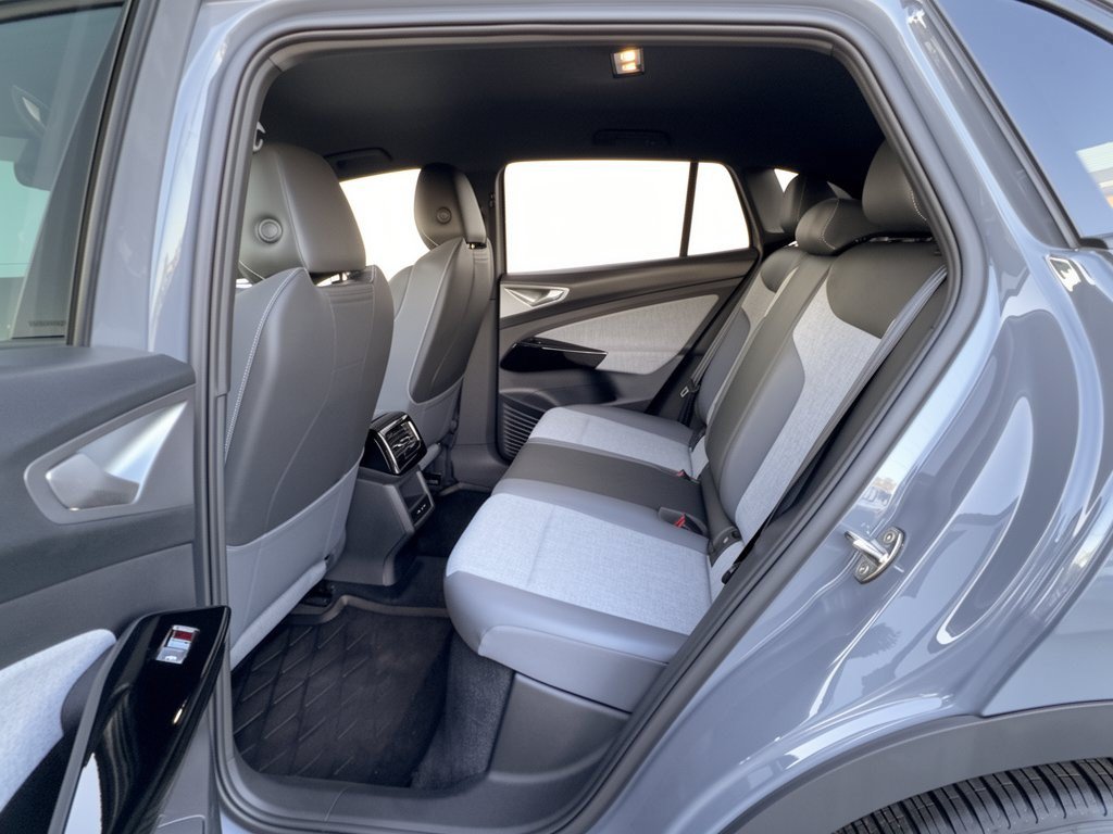 Certified 2024 Volkswagen ID.4 2WD image 25