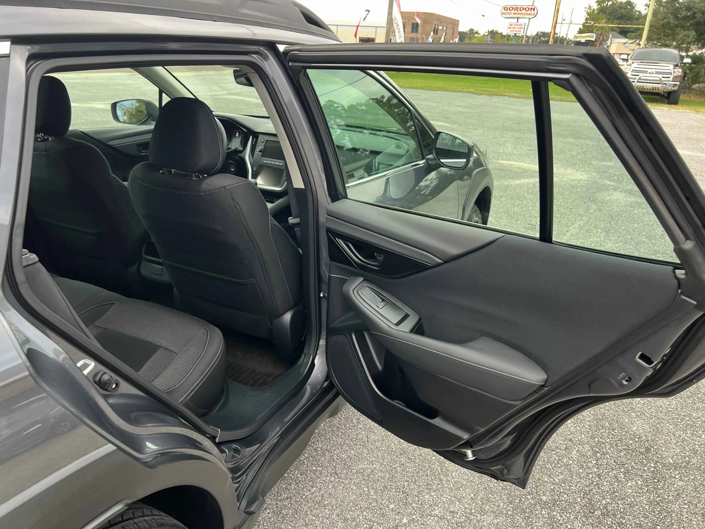 Used 2024 Subaru Outback AWD/4WD image 17