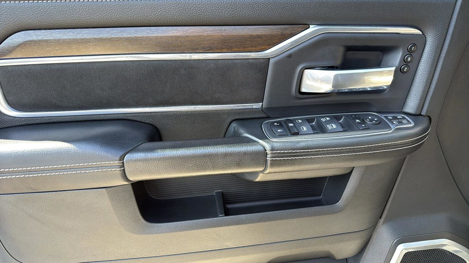 Used 2023 RAM 2500 Laramie image 12