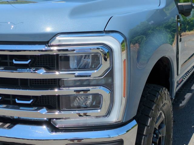 Used 2023 Ford F250 Lariat w/ Lariat Ultimate Package AWD/4WD image 9