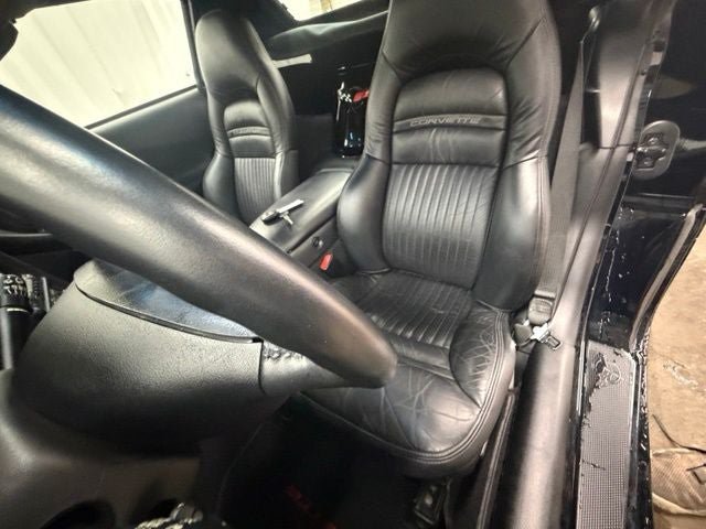 Used 2004 Chevrolet Corvette Convertible w/ Preferred Equipment Group RWD image 5