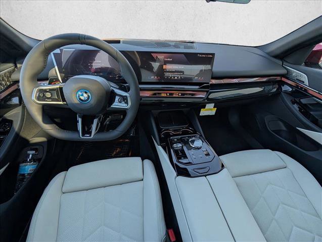 New 2027 BMW 550e xDrive w/ Executive Package AWD/4WD image 18