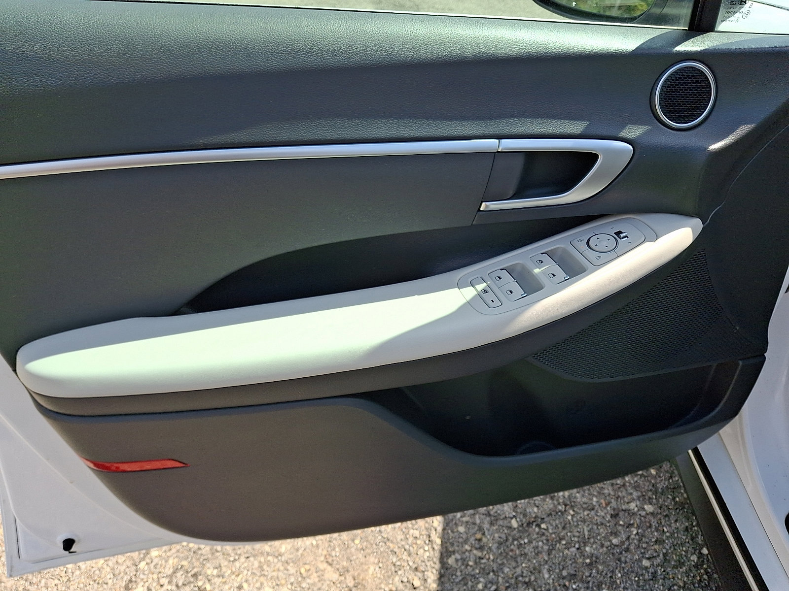Used 2025 Hyundai Sonata SE image 12
