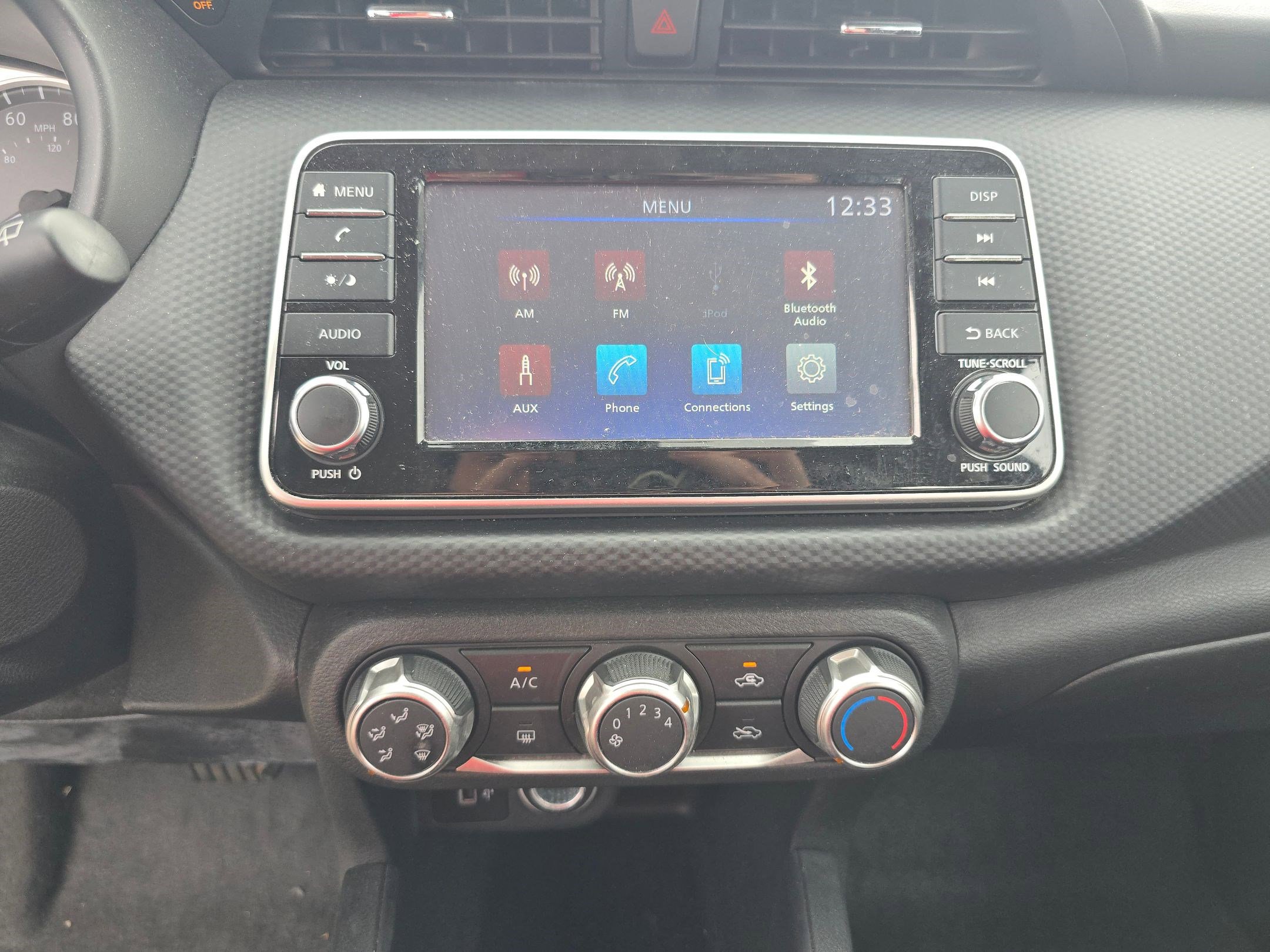 Used 2024 Nissan Kicks SV image 24