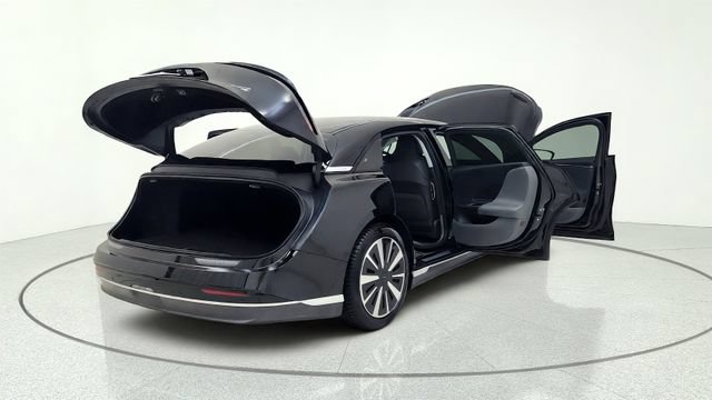 Used 2025 Lucid Air Pure RWD image 18