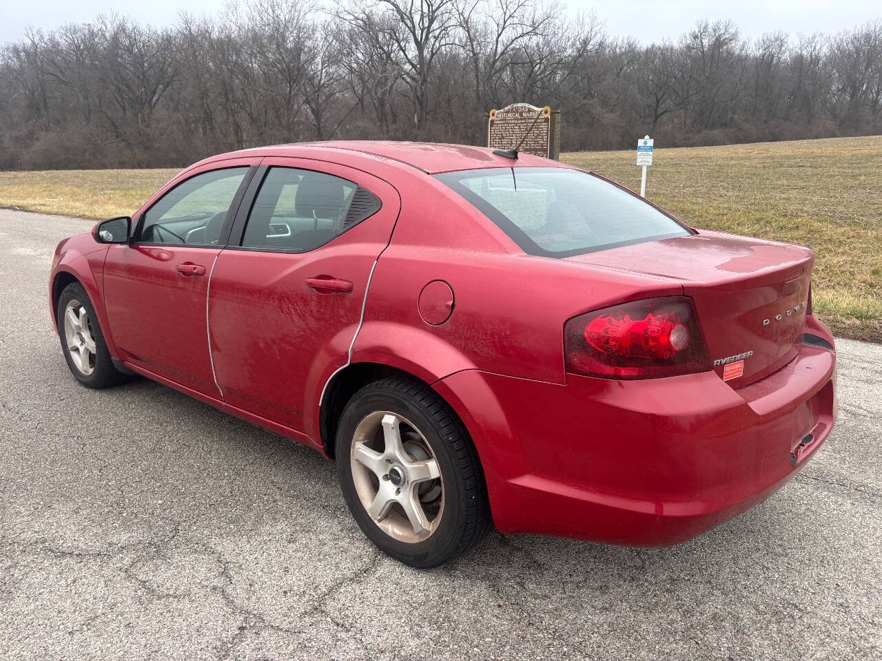 Used 2012 Dodge Avenger SXT FWD image 7