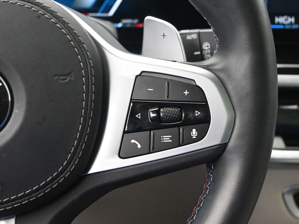 Used 2025 BMW X7 M60i image 14