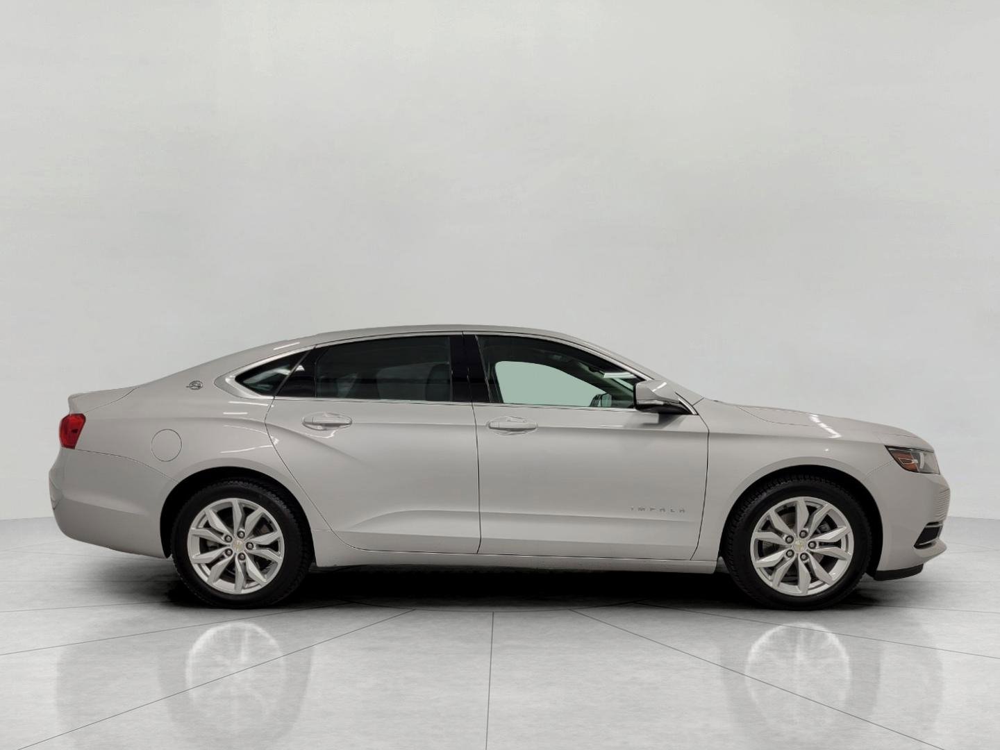 Used 2017 Chevrolet Impala LT FWD image 12
