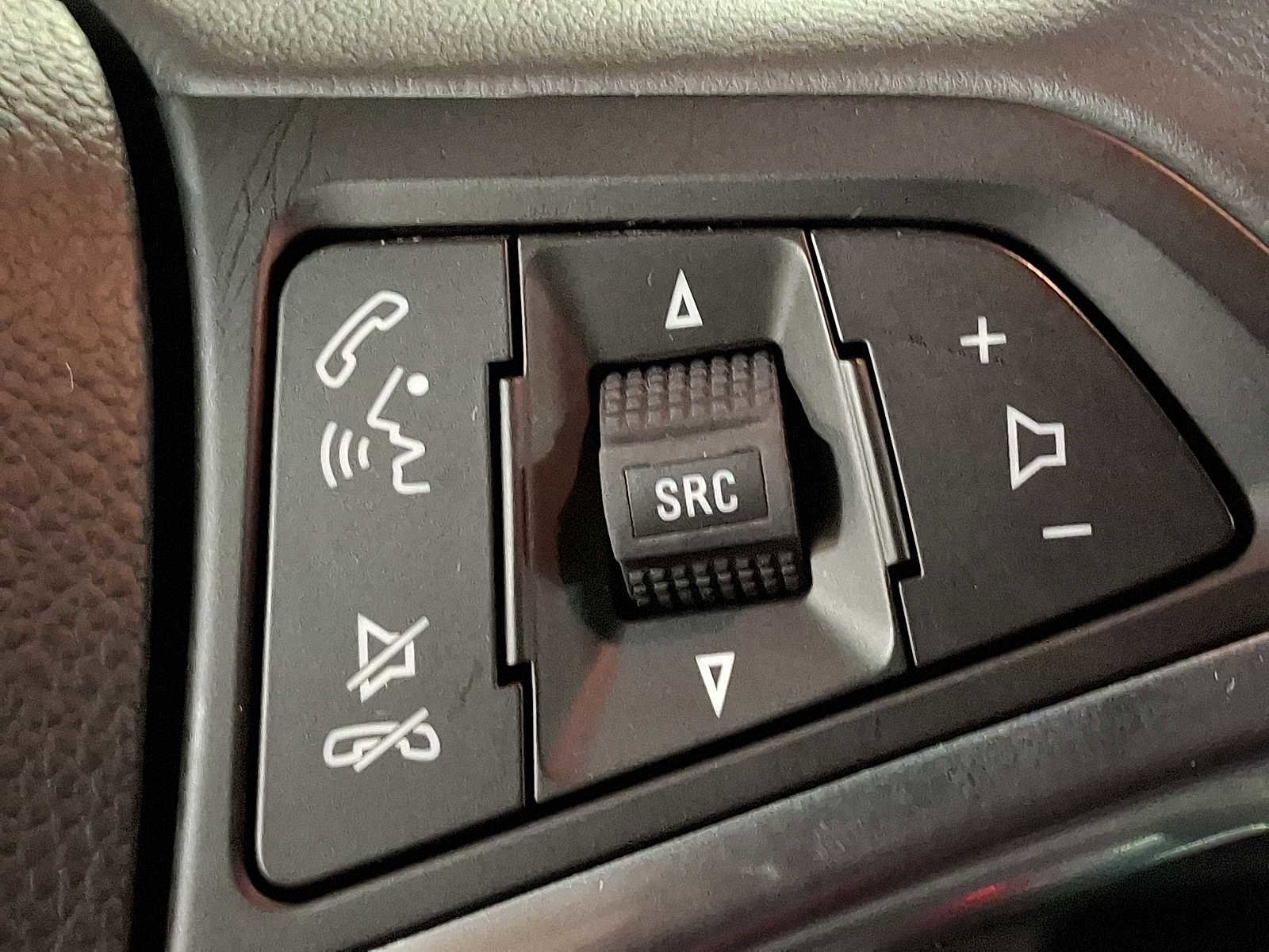 Used 2022 Buick Encore Preferred w/ Safety Package II image 22