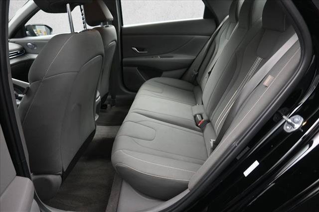Used 2024 Hyundai Elantra SEL FWD image 21
