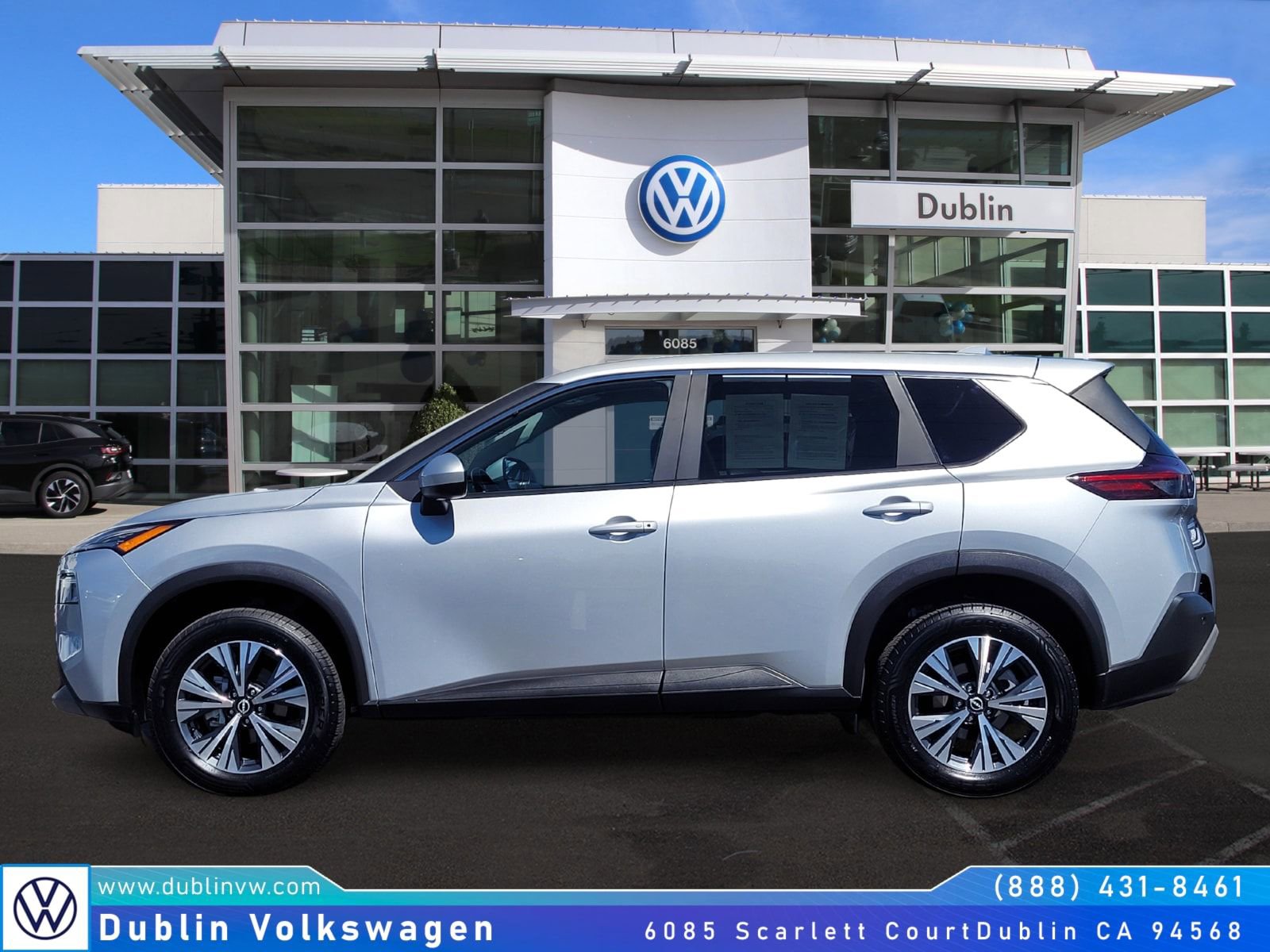Used 2023 Nissan Rogue SV image 7