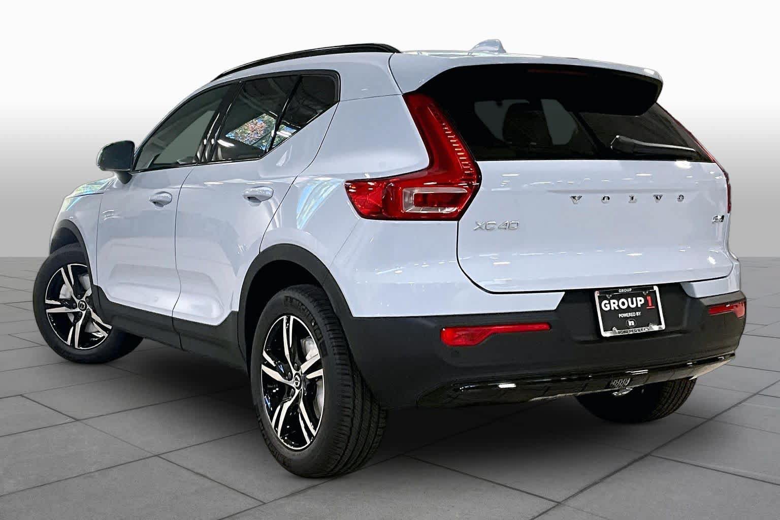 New 2026 Volvo XC40 B5 Core w/ Protection Package Premier AWD/4WD image 3