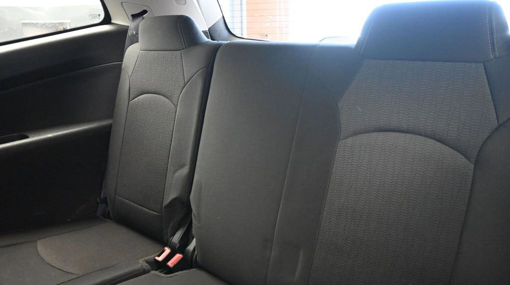 Used 2015 Chevrolet Traverse LT w/ Style and Technology Package FWD image 21