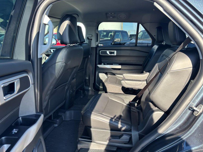 Used 2023 Ford Explorer XLT w/ Equipment Group 202A AWD/4WD image 13