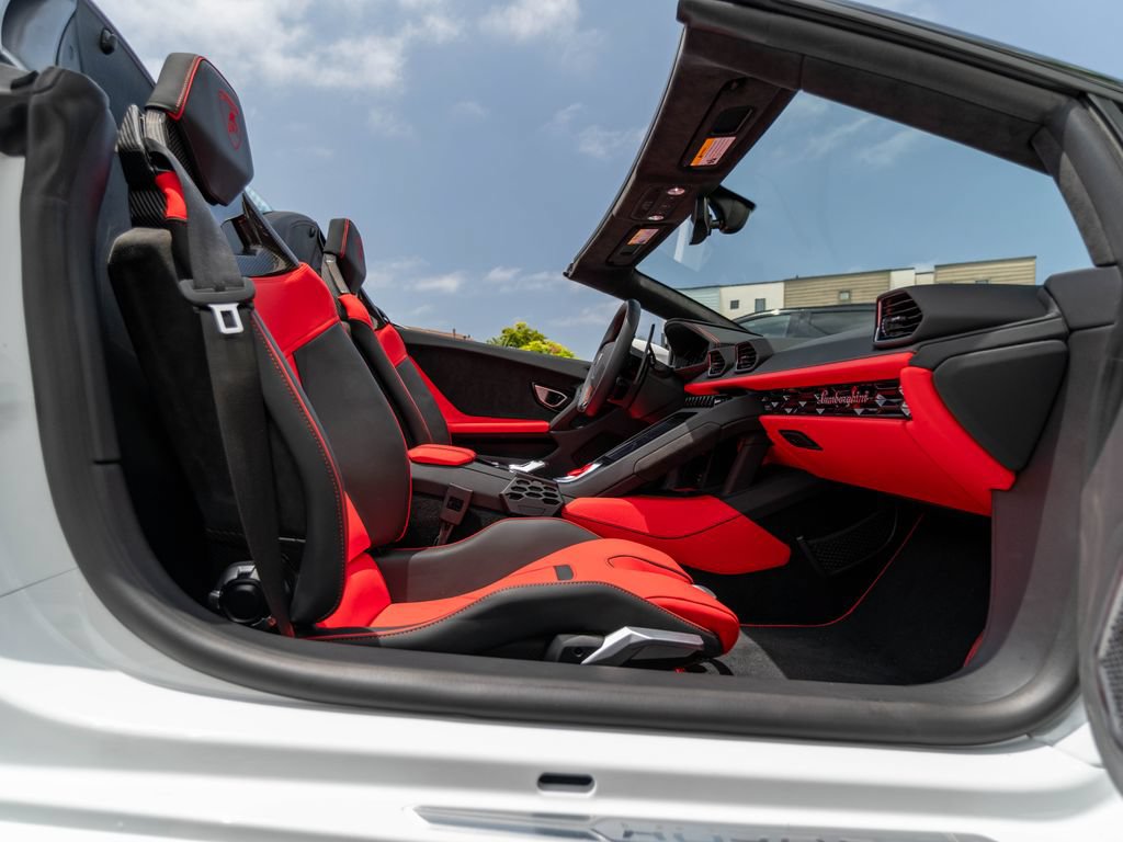 Used 2024 Lamborghini Huracan EVO AWD/4WD image 8