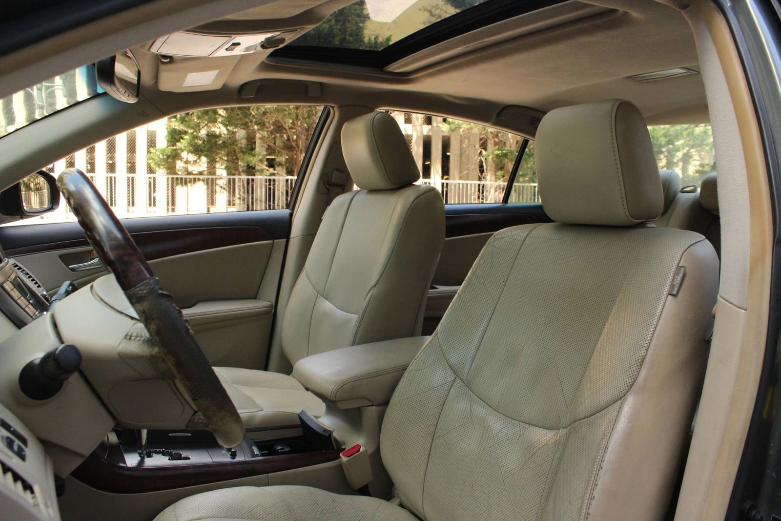 Used 2011 Toyota Avalon Limited FWD image 16