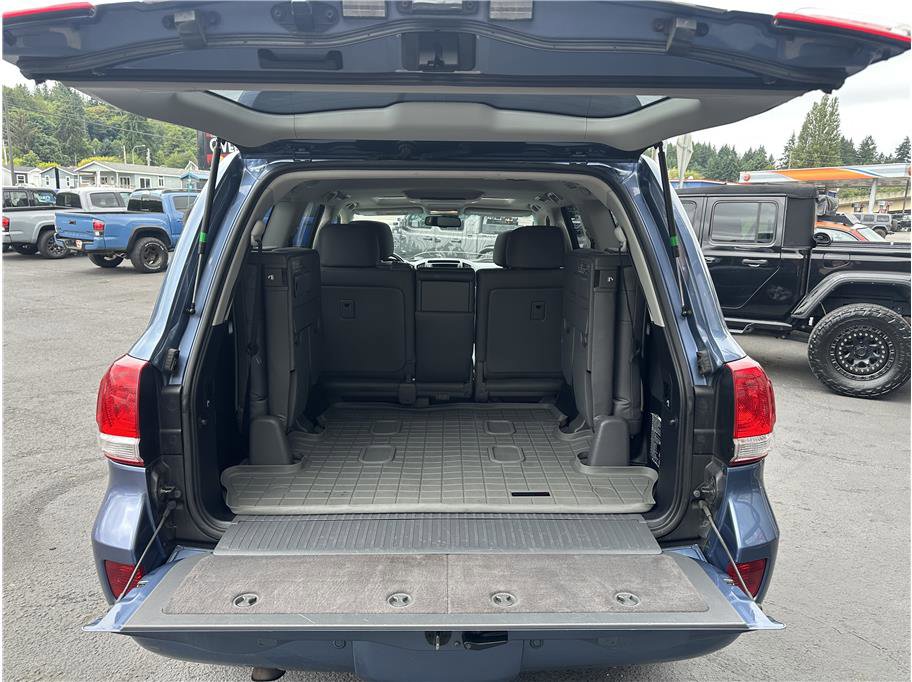 Used 2011 Toyota Land Cruiser w/ Upgrade Pkg image 24