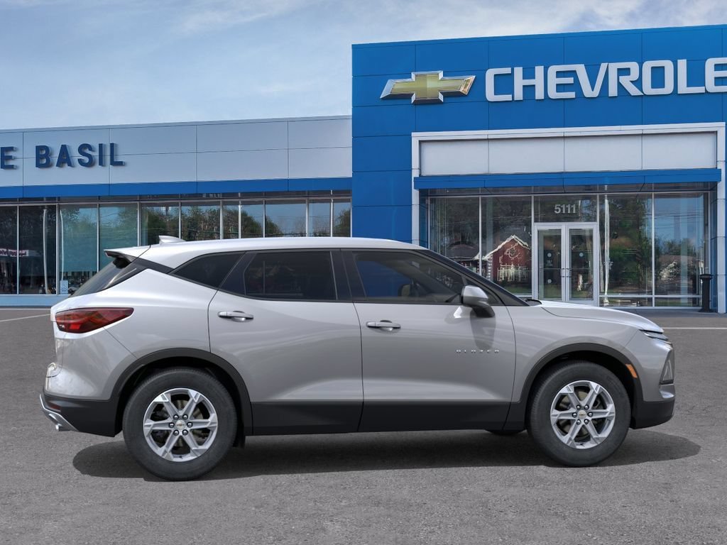 New 2026 Chevrolet Blazer LT w/ LPO, Floor Liner Package FWD image 5
