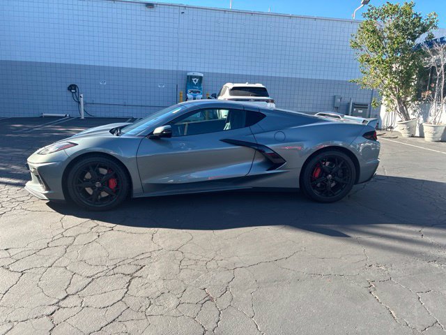 Used 2022 Chevrolet Corvette Stingray Coupe w/ Z51 Performance Package RWD image 4