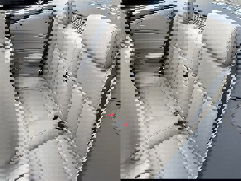 Used 2012 BMW 135i Convertible image 23