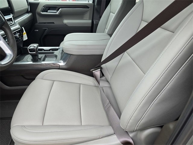 New 2026 GMC Sierra 1500 SLT image 18