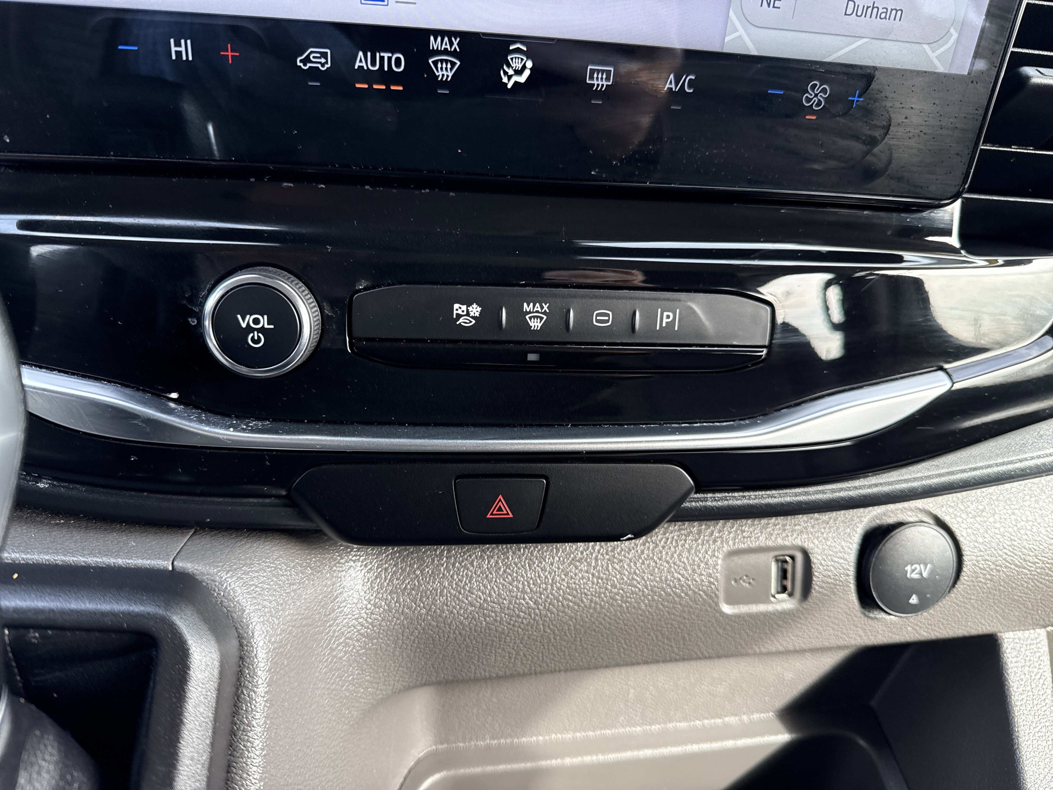 Used 2025 Ford Transit 350 XLT image 26