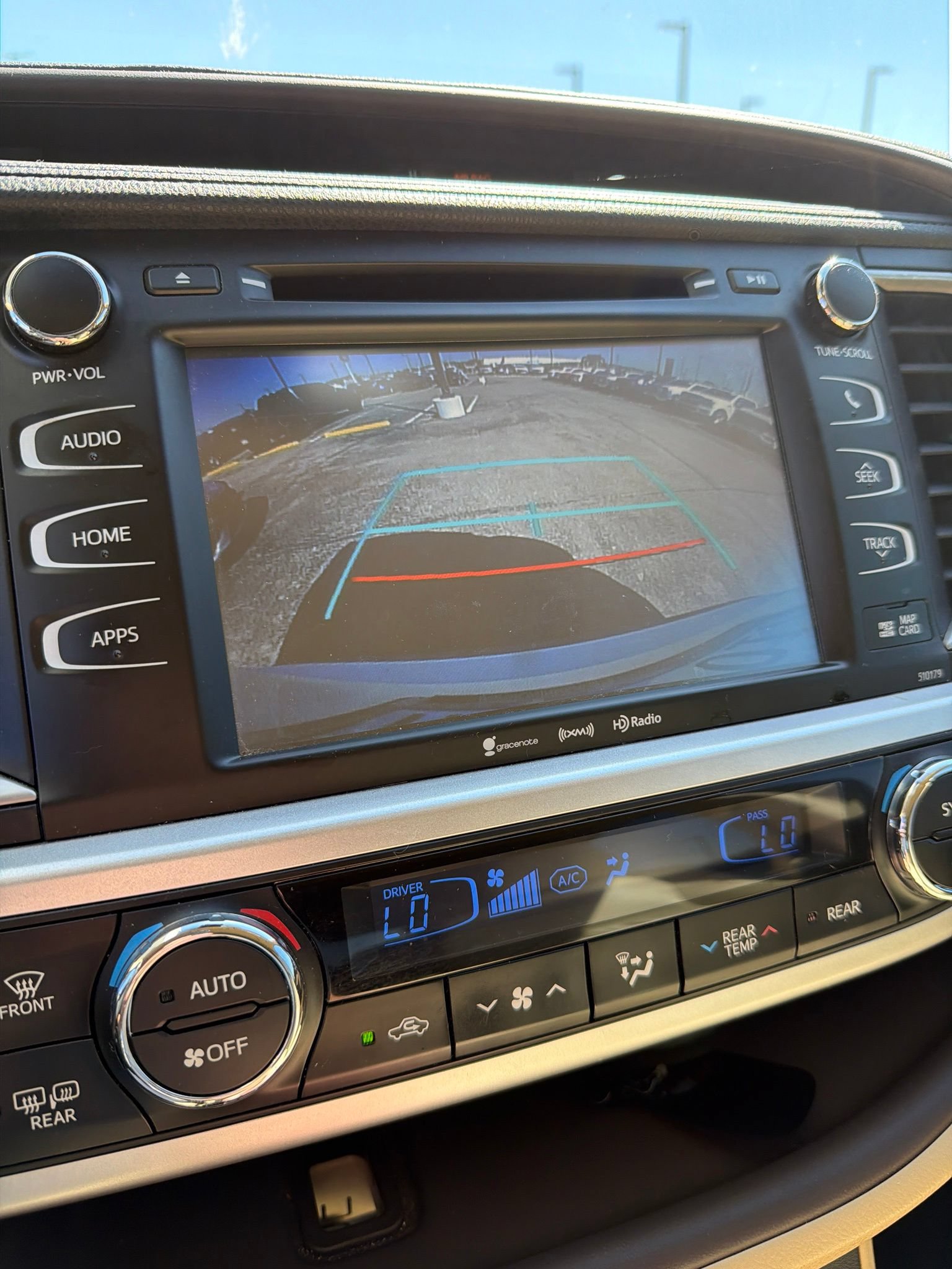 Used 2017 Toyota Highlander XLE FWD image 13