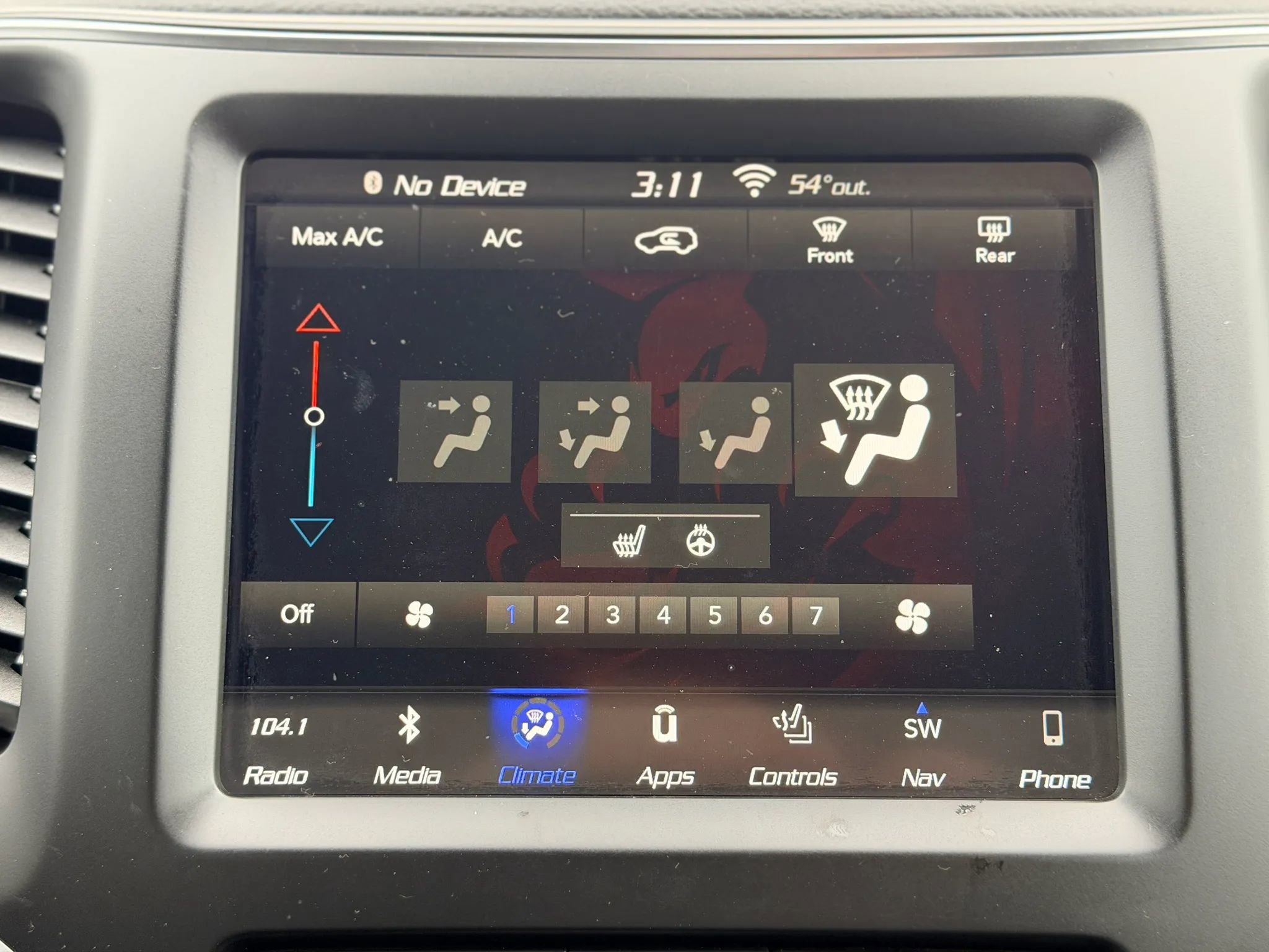 Used 2019 Jeep Cherokee Latitude Plus w/ Cold Weather Group AWD/4WD image 28