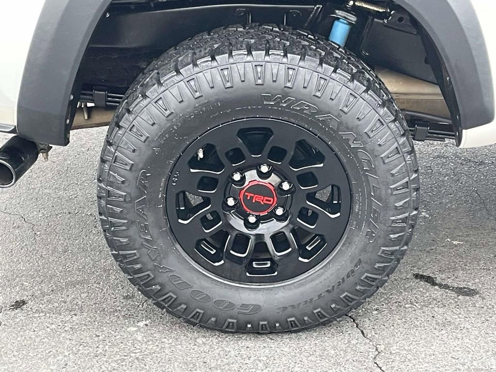Used 2022 Toyota Tacoma TRD Off-Road w/ TRD Premium Off Road Package image 13
