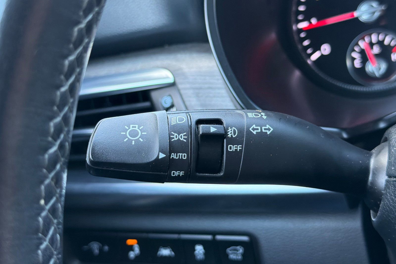 Used 2022 Kia Telluride SX w/ SX Prestige Package image 38