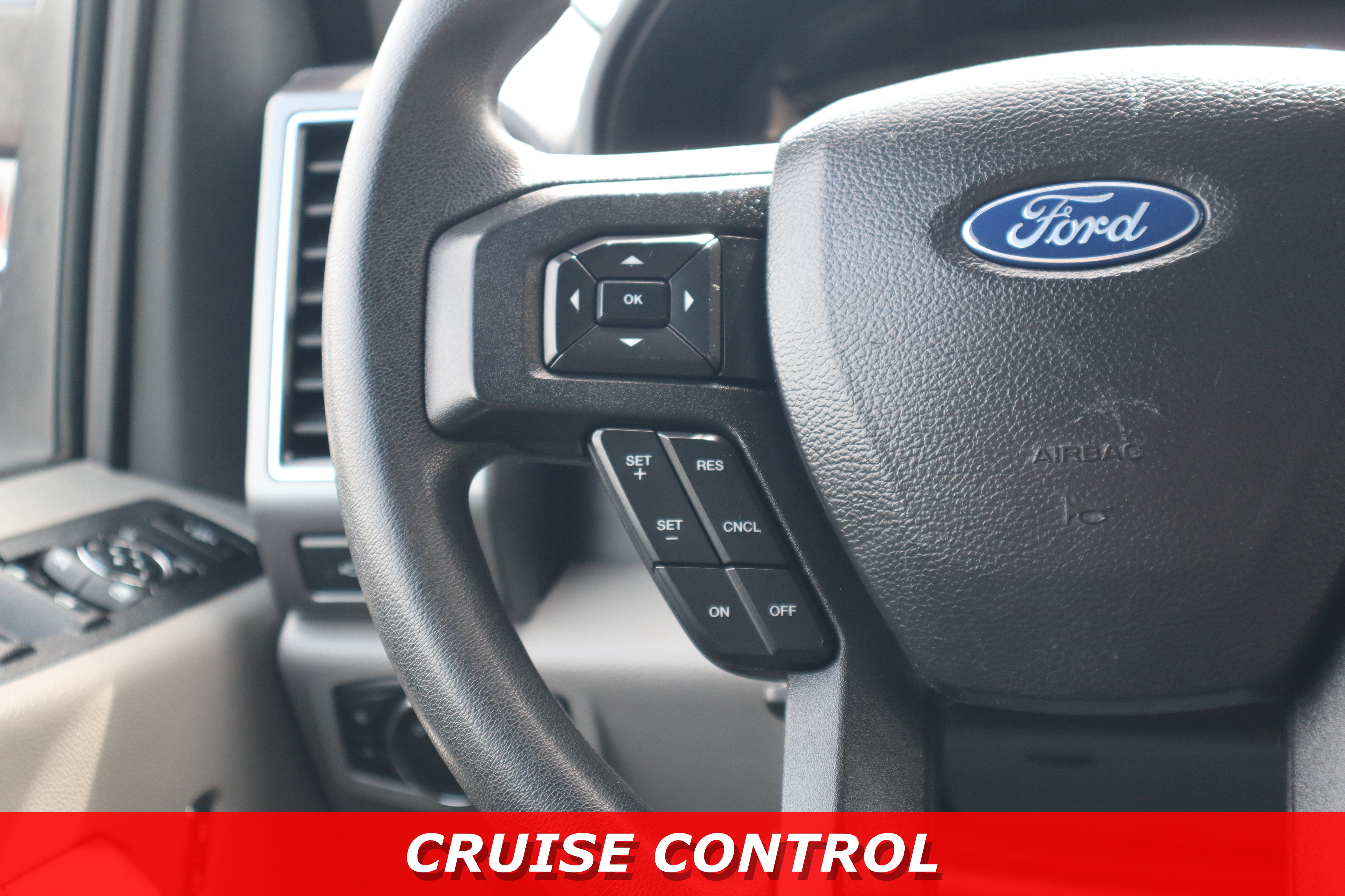 Used 2019 Ford F350 XLT w/ XLT Premium Package AWD/4WD image 17