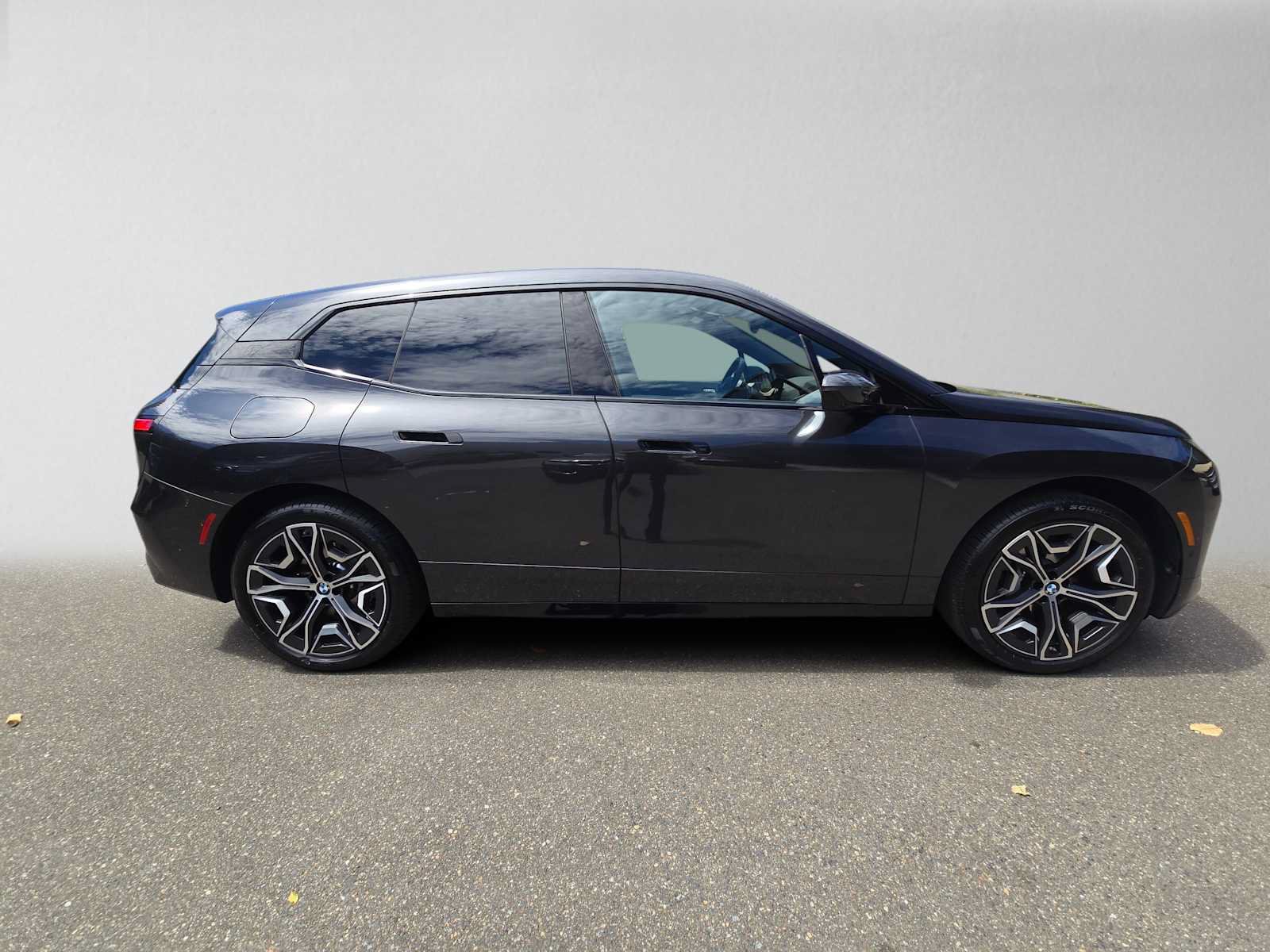 Used 2026 BMW iX xDrive45 AWD/4WD image 2