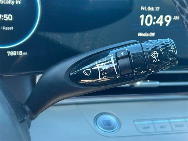 Used 2023 Hyundai Elantra Limited image 21