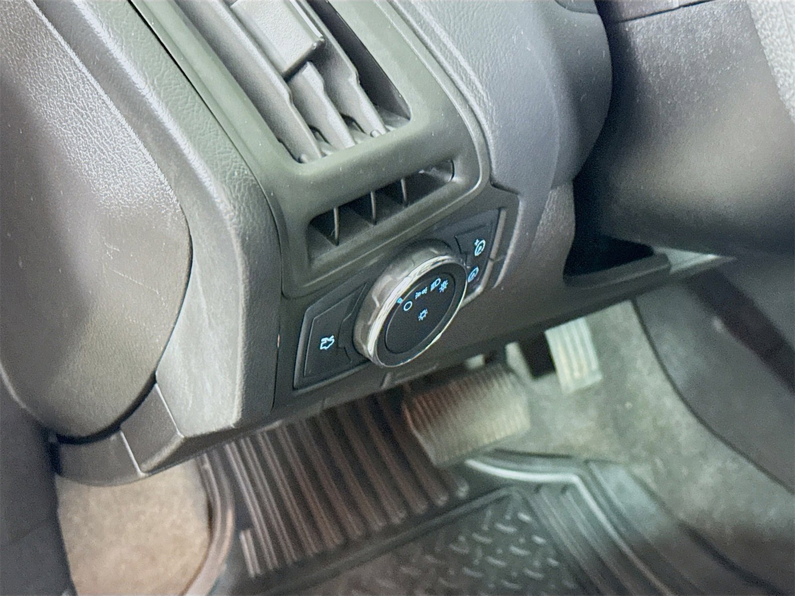 Used 2013 Ford Focus SE image 8