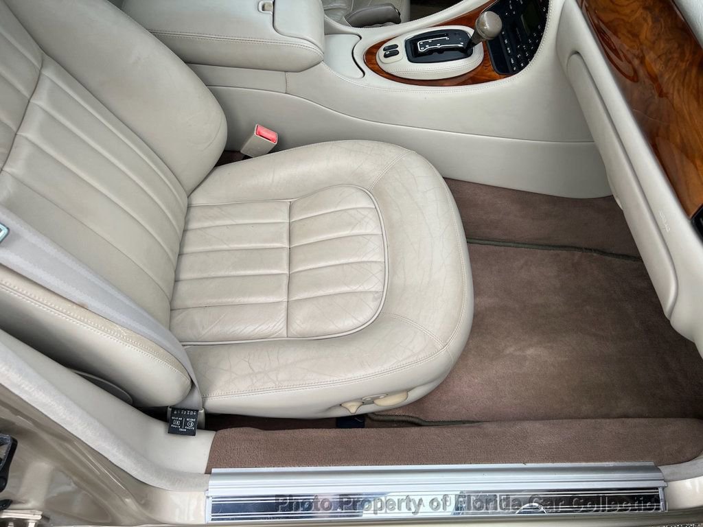 Used 2000 Jaguar XJ8 RWD image 44