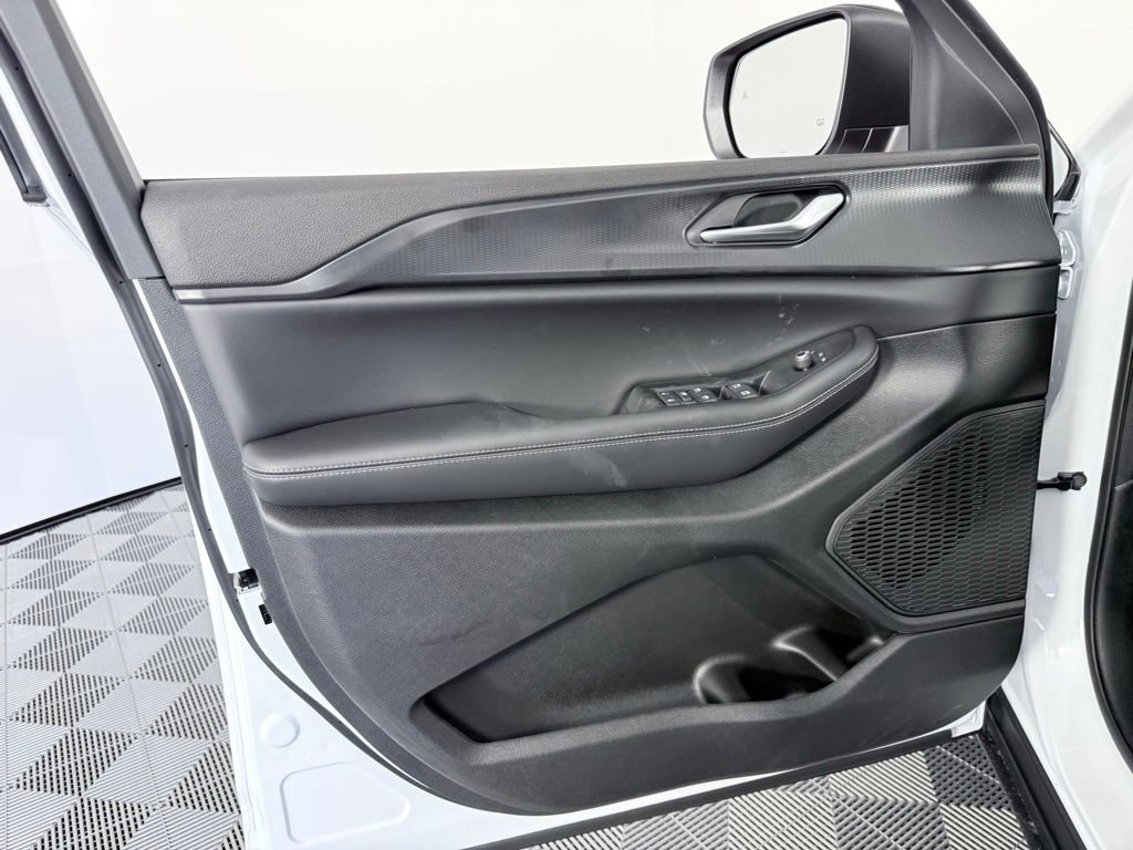 New 2025 Jeep Grand Cherokee Laredo X image 9