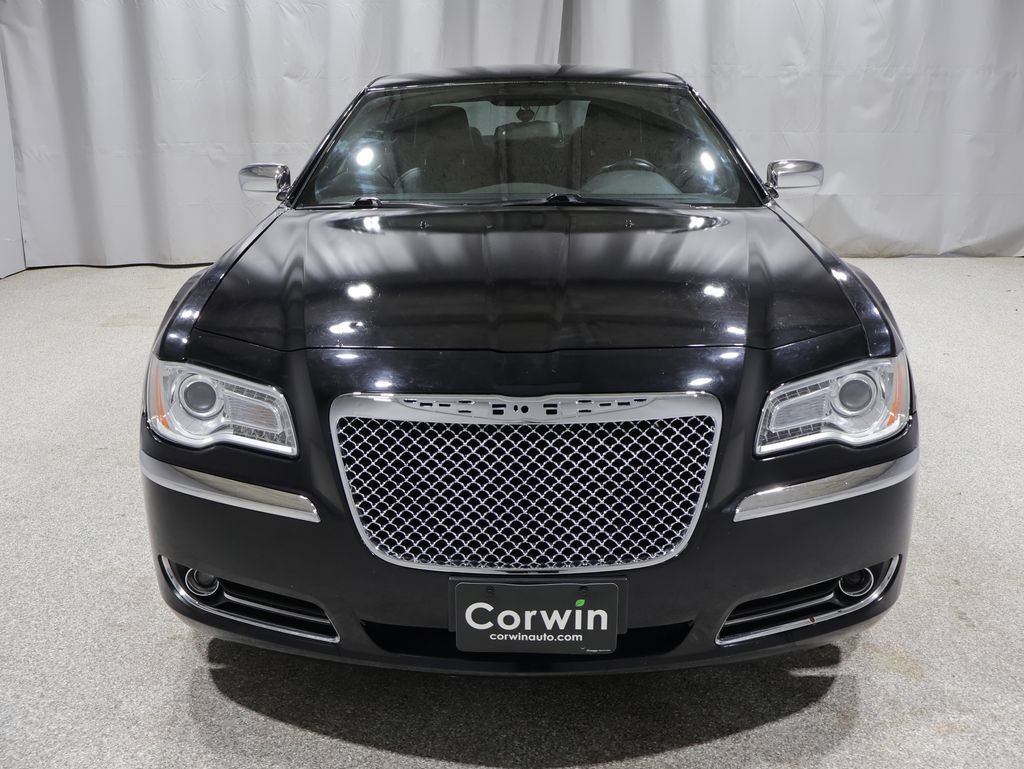 Used 2013 Chrysler 300 RWD image 19