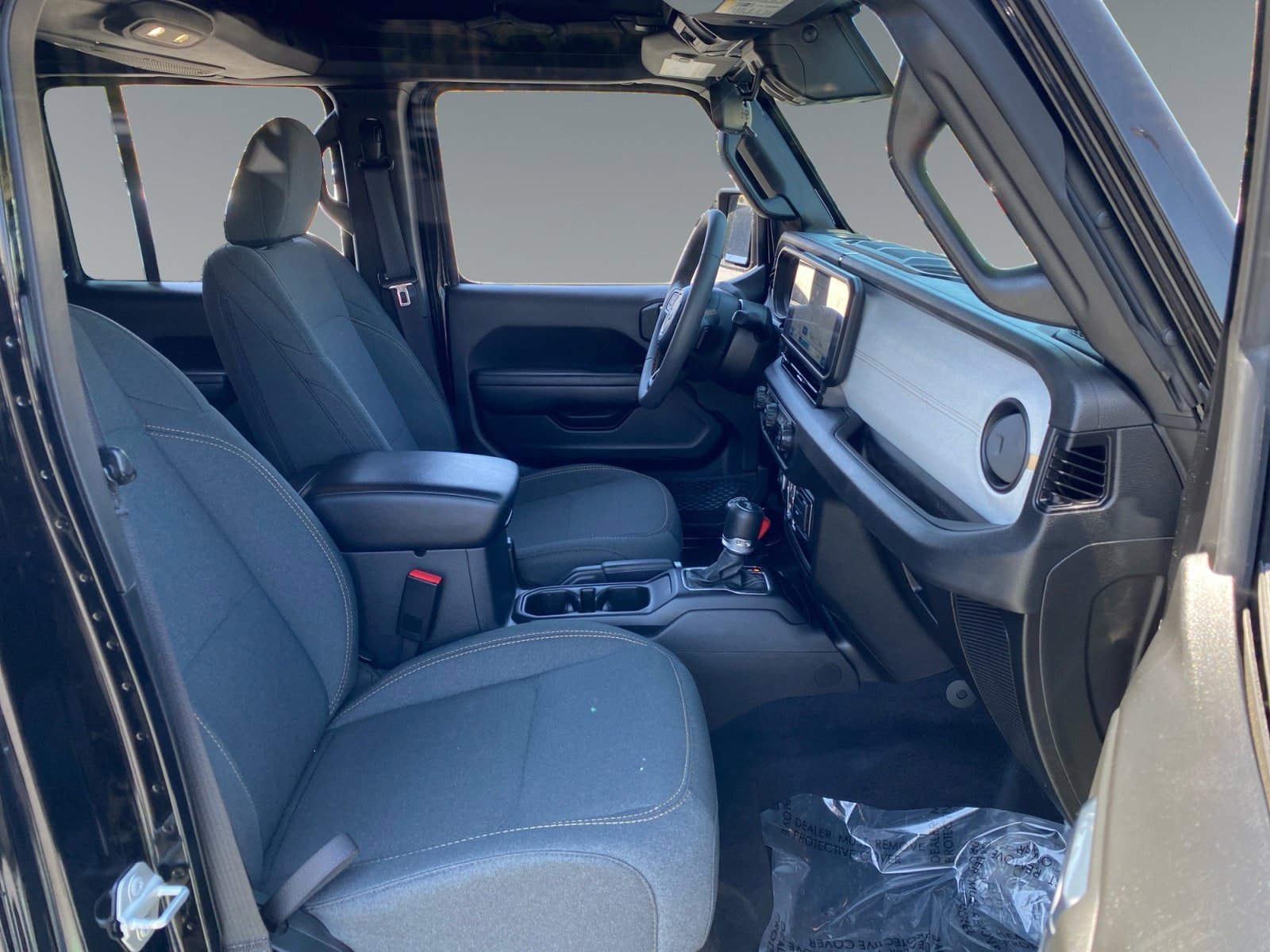 Used 2024 Jeep Wrangler Unlimited w/ Convenience Group AWD/4WD image 15