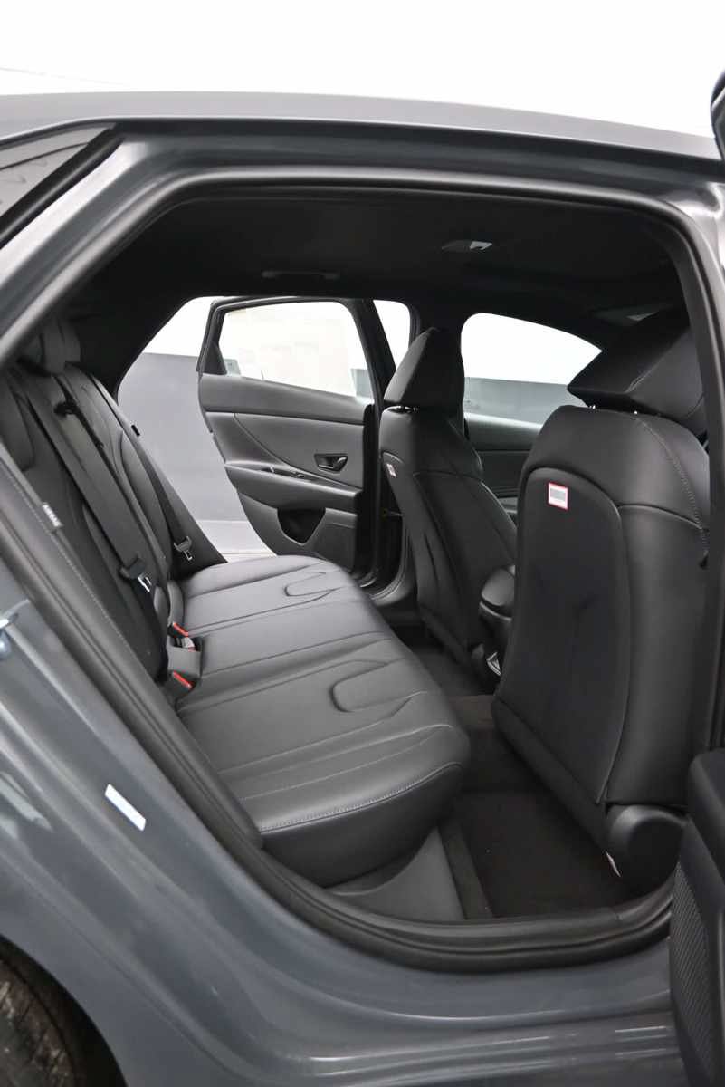 New 2026 Hyundai Elantra SEL Sport FWD image 12