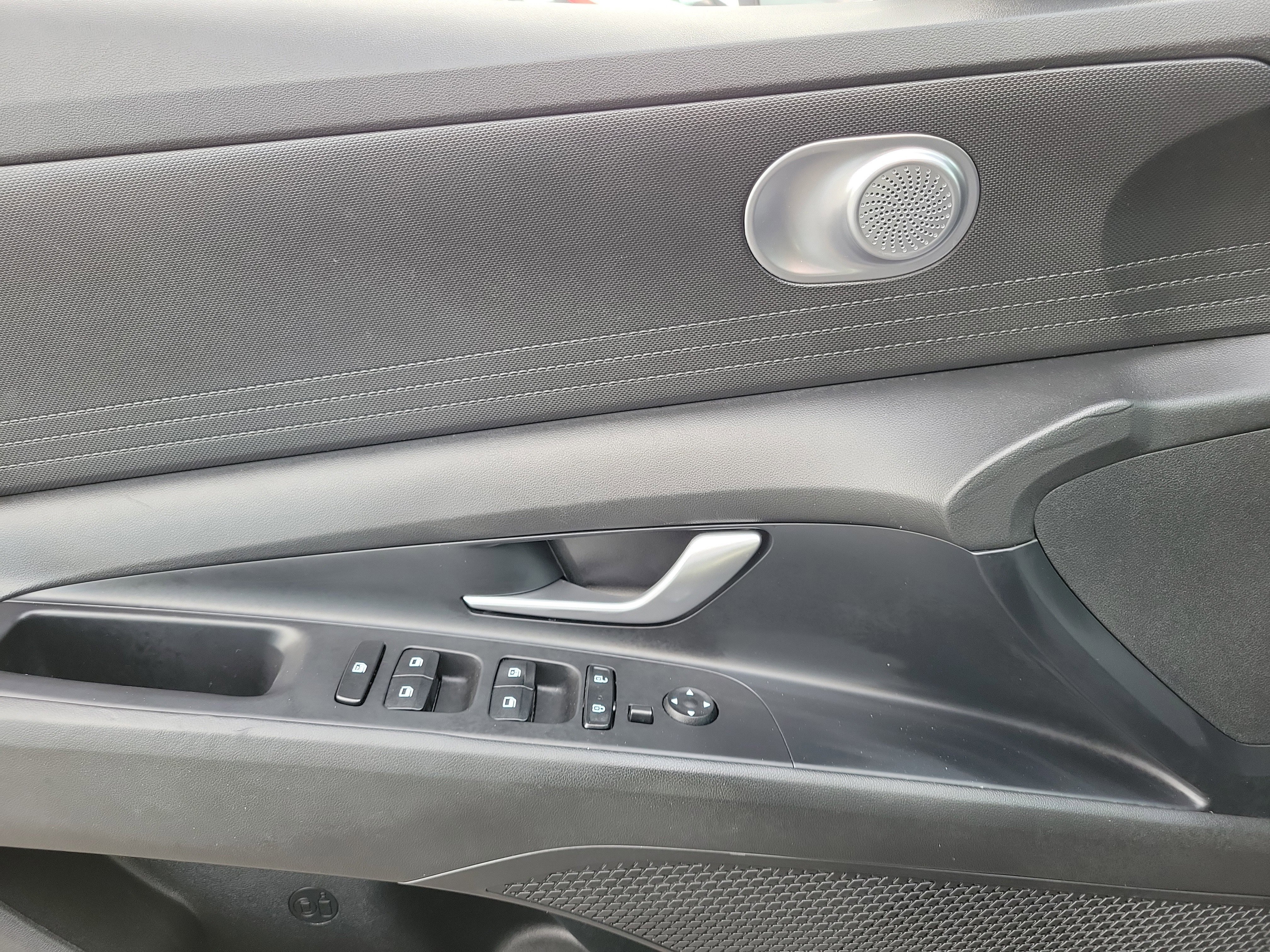 Used 2023 Hyundai Elantra SEL FWD image 17