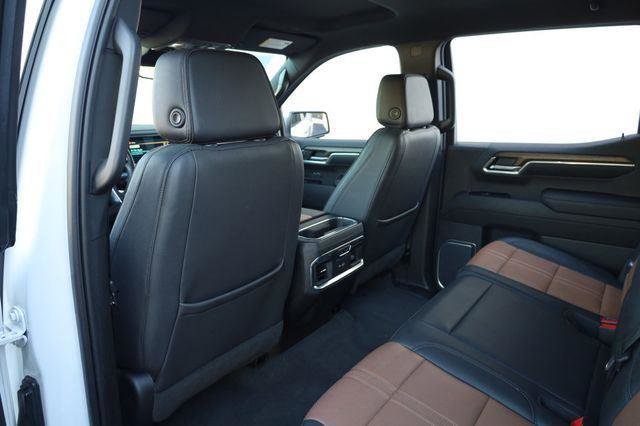 Used 2023 Chevrolet Silverado 1500 High Country w/ Technology Package image 18