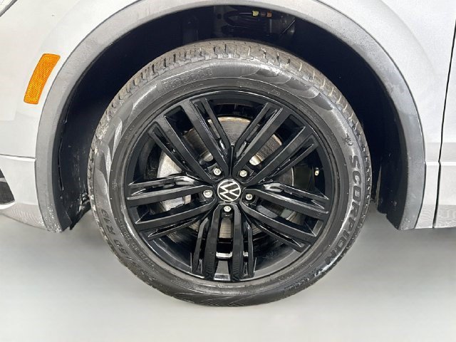 Used 2022 Volkswagen Tiguan SE R-Line FWD image 37