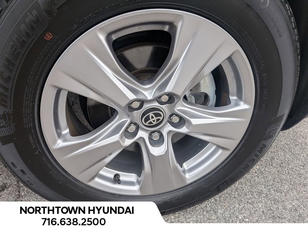 Used 2022 Toyota RAV4 XLE w/ Convenience Package AWD/4WD image 47