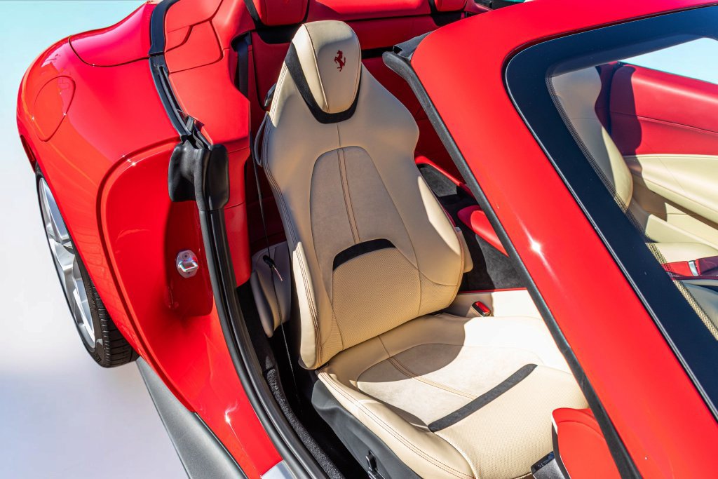 Certified 2025 Ferrari Roma Spider RWD image 54